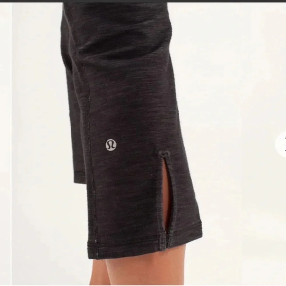 Lululemon gather and crow crops denim - Picture 4 of 13